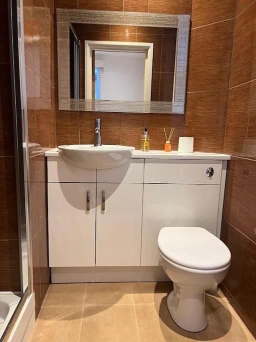 Superb 2Bed/2Bath Flat Waterloo London Apartman Kültér fotó