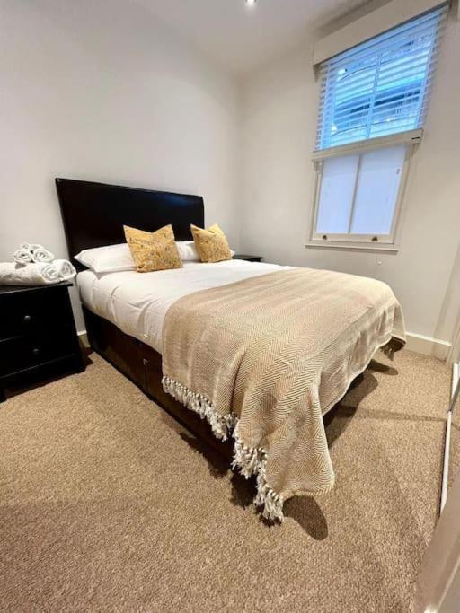 Superb 2Bed/2Bath Flat Waterloo London Apartman Kültér fotó