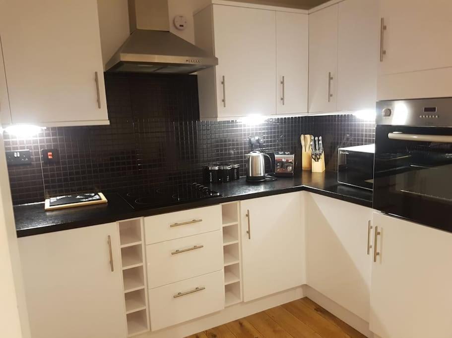 Superb 2Bed/2Bath Flat Waterloo London Apartman Kültér fotó